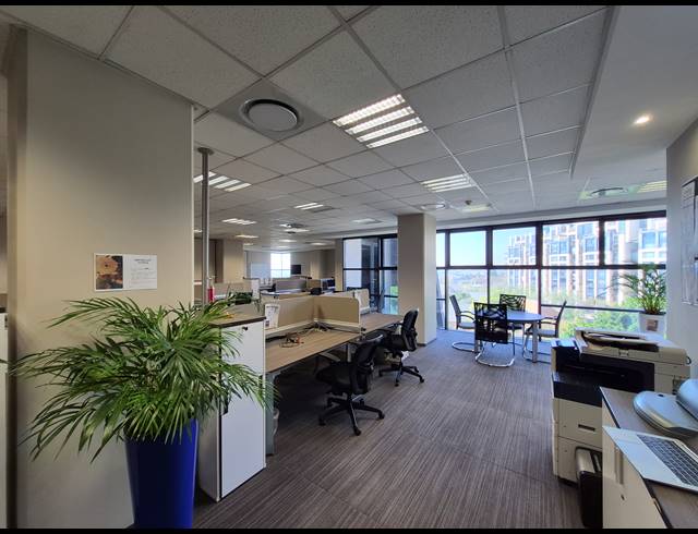 423M² OFFICE TO LET IN SANDTON CENTRAL